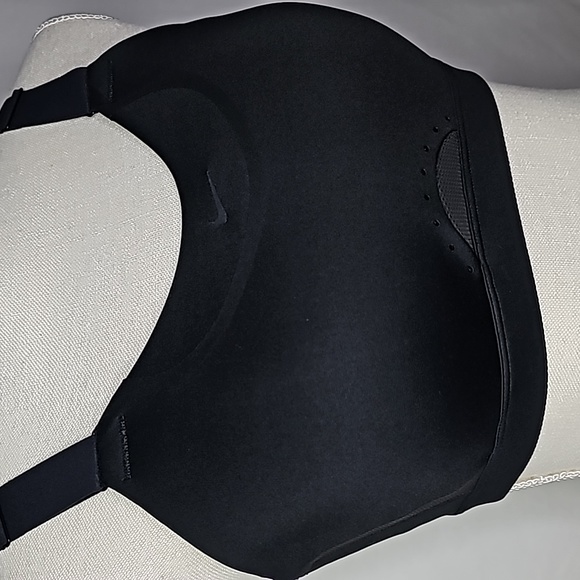 💰NWT! NIKE ▪︎ WOMEN'S BLACK TRAINING BRA ▪︎ SIZE S - Picture 2 of 11
